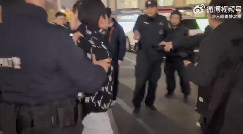 唐山警花吃瓜事件视频全集,视频全记录揭秘真相与争议